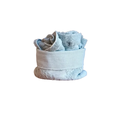 Conjunto cesto com 3 toalhas de mãos