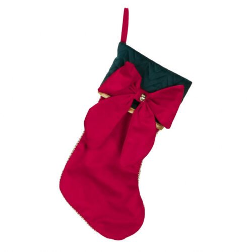 Meia de Natal vermelha com remate verde, laço vermelho e pormenores dourados.